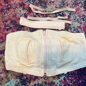 Hands free breastfeeding pump top Light Blush Pink